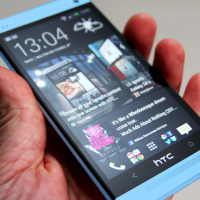 Špičkové HTC One se začne prodávat také v červené a modré variantě
