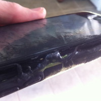 Mobilní telefon Apple iPhone 5C se vznítil v kapse studentky střední školy
