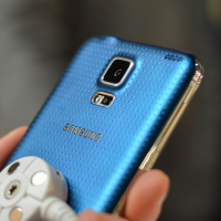 Prvních 120 majitelů Galaxy S5 dostane zdarma chytrý náramek Gear Fit