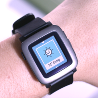 Pebble Time on vrist