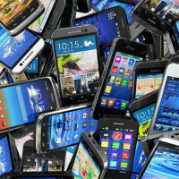mobile-smartphones-pile-ss-1920-800×450