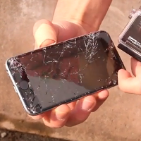 VIDEO: Samsung Galaxy S6 Edge vs. Apple iPhone 6 v crash testu, který vyhraje?