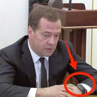 russian-prime-minister-dmitry-medvedev-wore-an-apple-watch-to-a-meeting-with-putin