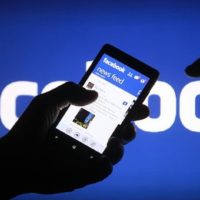 Útočníci na Facebooku kradou přihlašovací údaje administrátorů stránek a čísla platebních karet