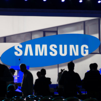Samsung CRG9 je nadupaný širokoúhlý monitor s 5K rozlišením